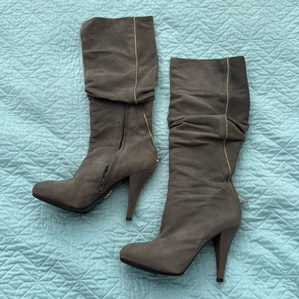 Grey suede slouchy 4” high zipper detail heel boots zipper back Italy sz8